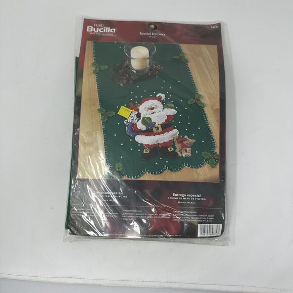 VTG Bucilla Santa Claus Felt Cat Table Runner Christmas Kit 16"x40" NOS 84874 - Picture 1 of 5